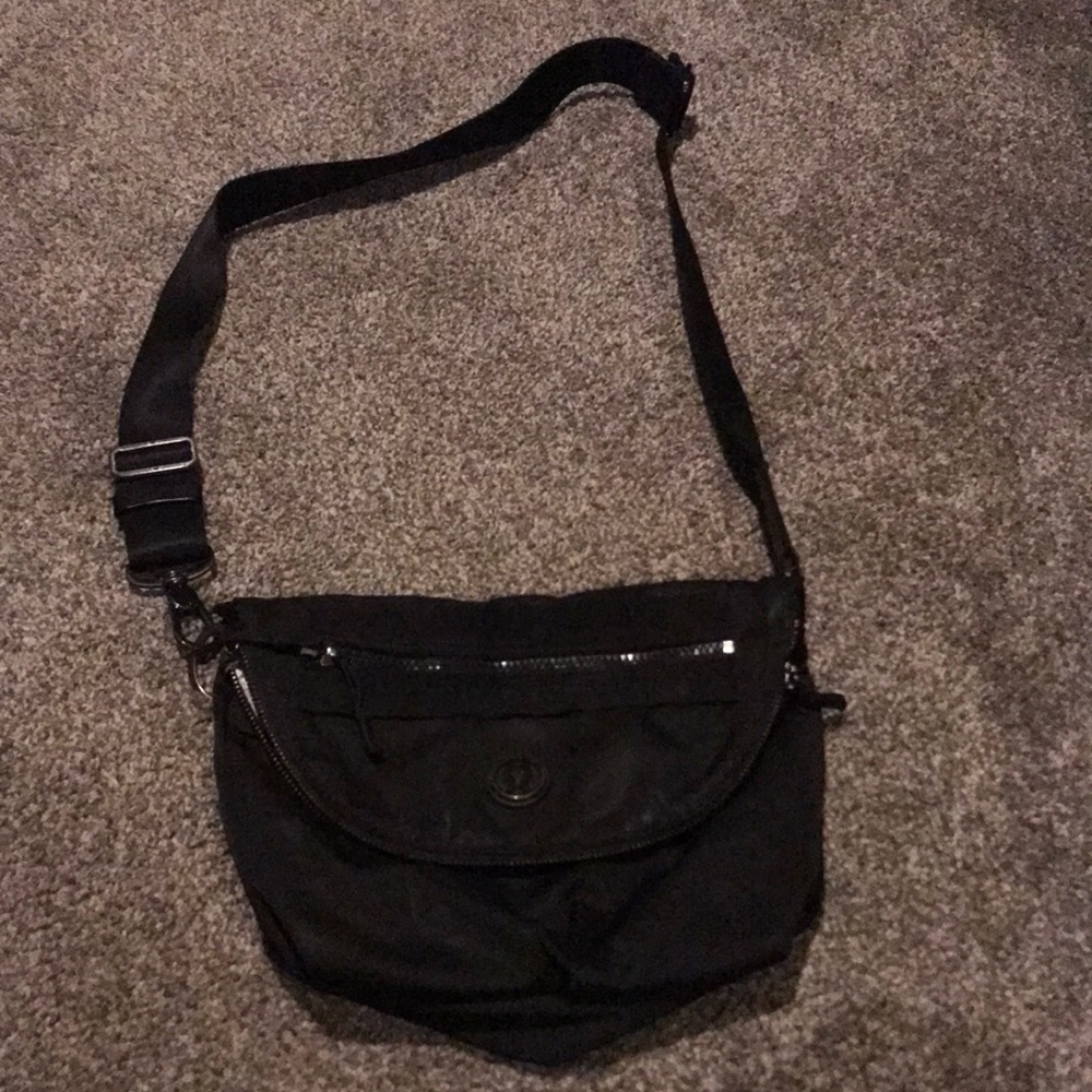 Lululemon over the shoulder bag